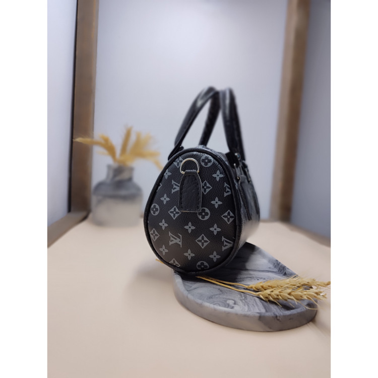 کیف دستی زنانه (پاسپورتی) مونوگرام مشکی طوسی شیک