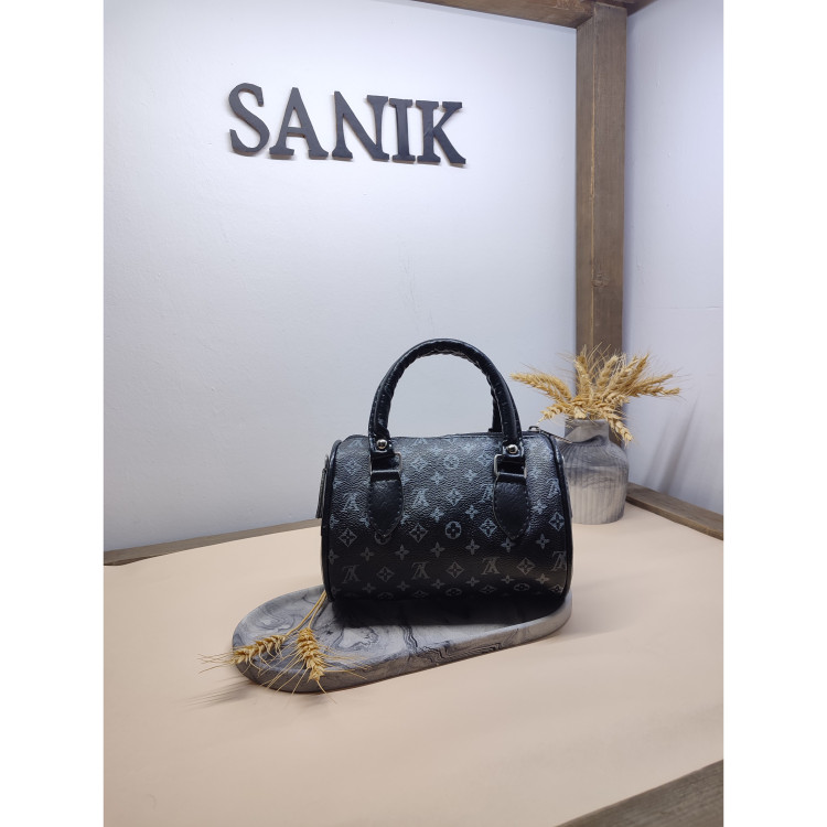 کیف دستی زنانه (پاسپورتی) مونوگرام مشکی طوسی شیک
